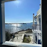 Seafront 3-bedroom Cycladic South Paros Appartement *