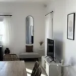 Seafront 3-bedroom Cycladic South Paros Appartement