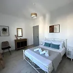 Seafront 3-bedroom Cycladic South Paros Appartement *