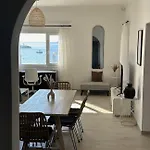 Seafront 3-bedroom Cycladic South Paros Appartement