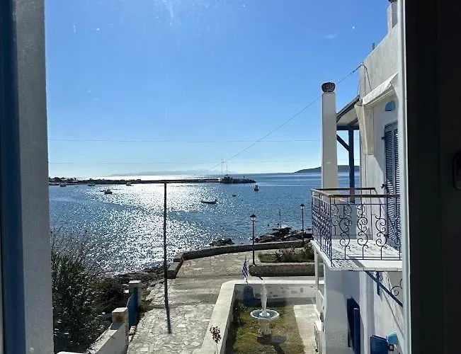 Seafront 3-bedroom Cycladic South Paros Appartamento *
