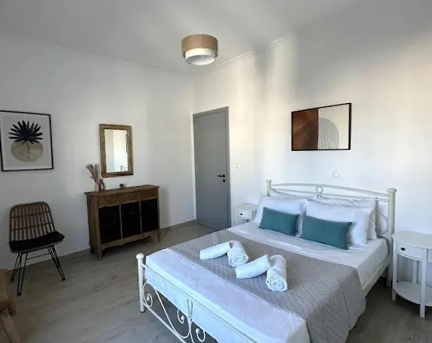Seafront 3-bedroom Cycladic South Paros Appartamento *