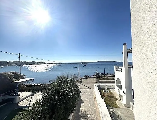 Seafront 3-bedroom Cycladic South Paros Appartamento Alikí