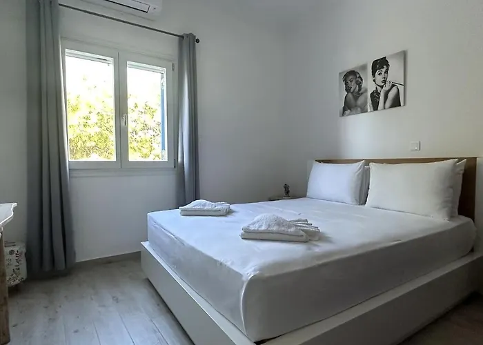 Seafront 3-bedroom Cycladic South Paros Appartamento *