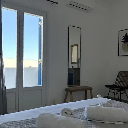 Seafront 3-bedroom Cycladic South Paros *