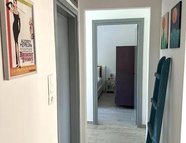 Seafront 3-bedroom Cycladic South Paros Alikí