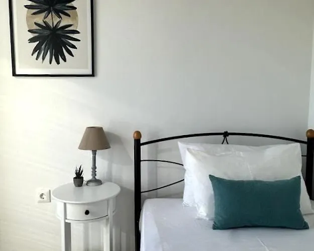 Seafront 3-bedroom Cycladic South Paros Alikí