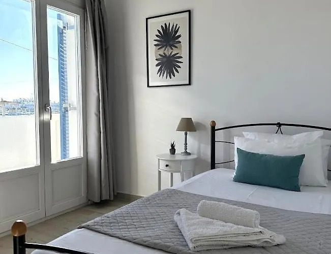 Seafront 3-bedroom Cycladic South Paros * Alikí